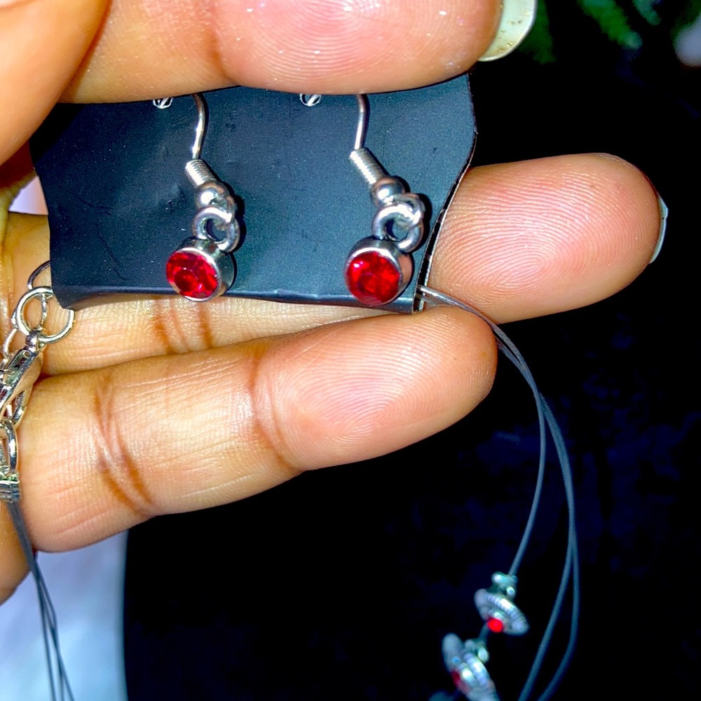 🌟Gorgeous! Floating Lightweight ruby red necklace set! Ready to ship! - Picture 2 of 2